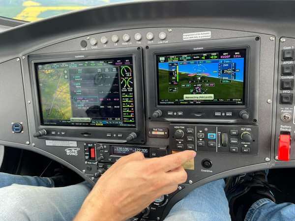 02 Immediately after take off it is possible to turn on and let the gyroplane fly under the guidance AutoGyro